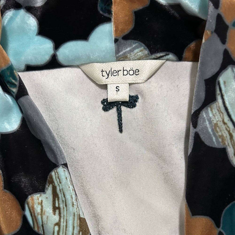 Tyler Boe Multicolor Patterned Top - Picture 3 of 7
